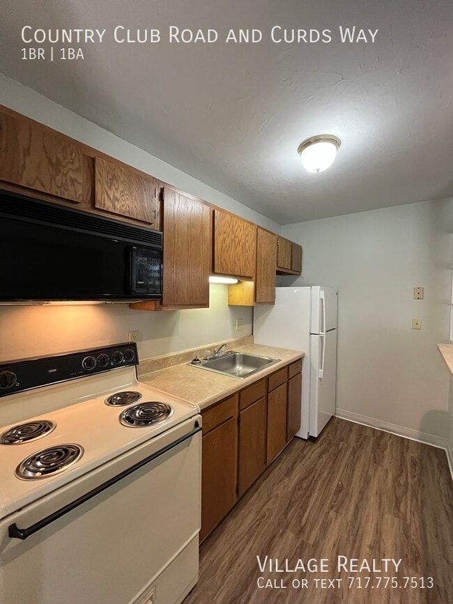 Building Photo - 631 Country Club Rd