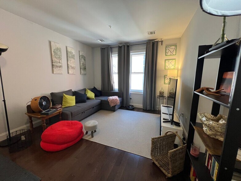 Building Photo - 90 Clinton Ave