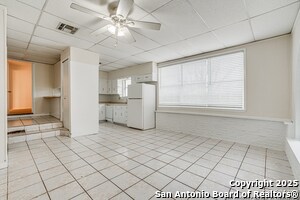 Building Photo - 811 Cottonwood Ave