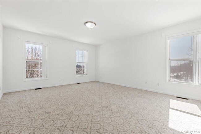 Building Photo - 44 Greenvale Cir