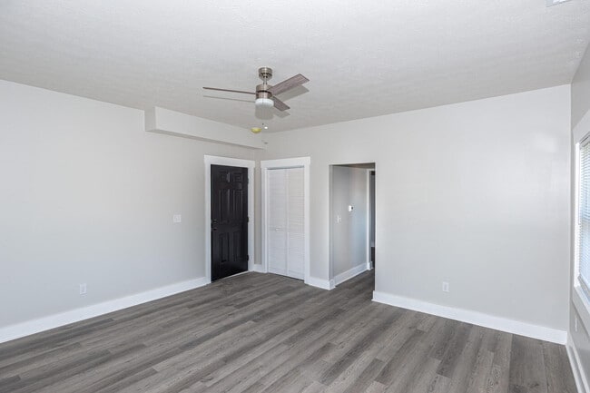 Building Photo - 5143 Washington St