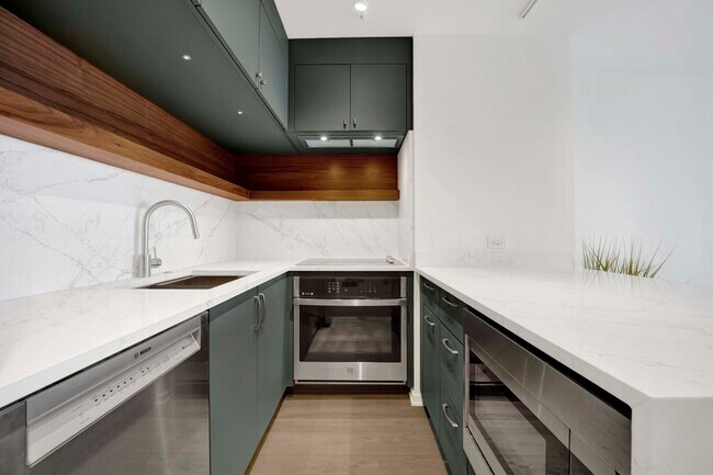 Building Photo - 900 N Lake Shore Dr