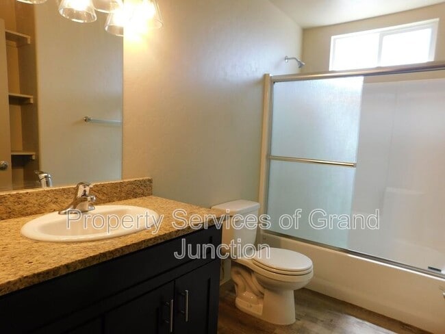 Building Photo - 590 Treviso Ct