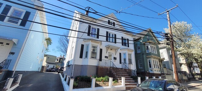 Building Photo - 85 Mt Vernon St