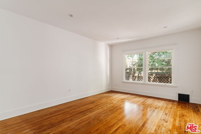 Building Photo - 2170 W 24th St