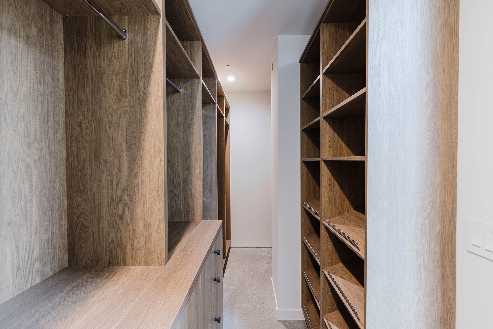 Building Photo - 2855 S Sycamore Ave