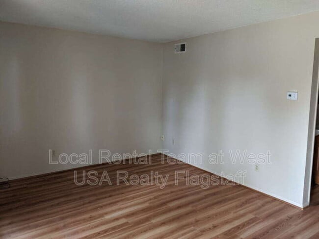 Building Photo - 609 W Dale Ave