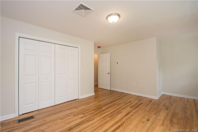 Building Photo - 175 Saybrook Rd