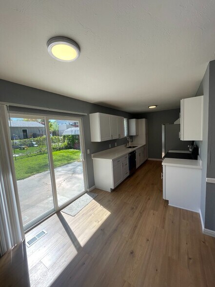 Building Photo - 2861 Cayenne Dr