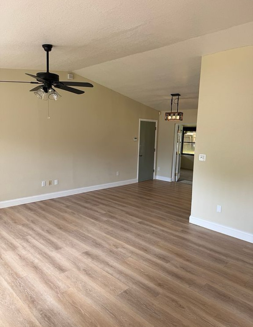 Building Photo - 1530 E Powder Horn Rd