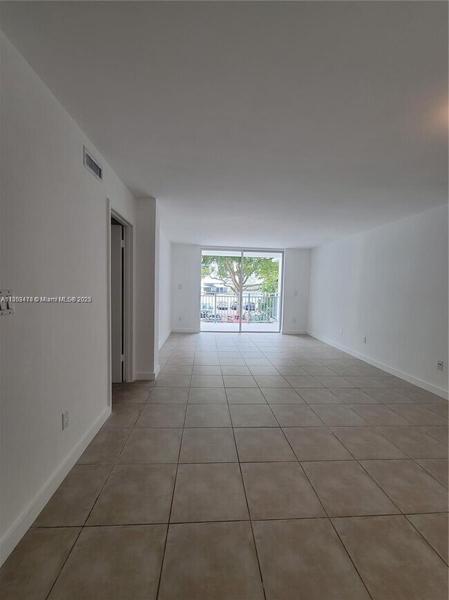 Building Photo - 680 NE 64th St