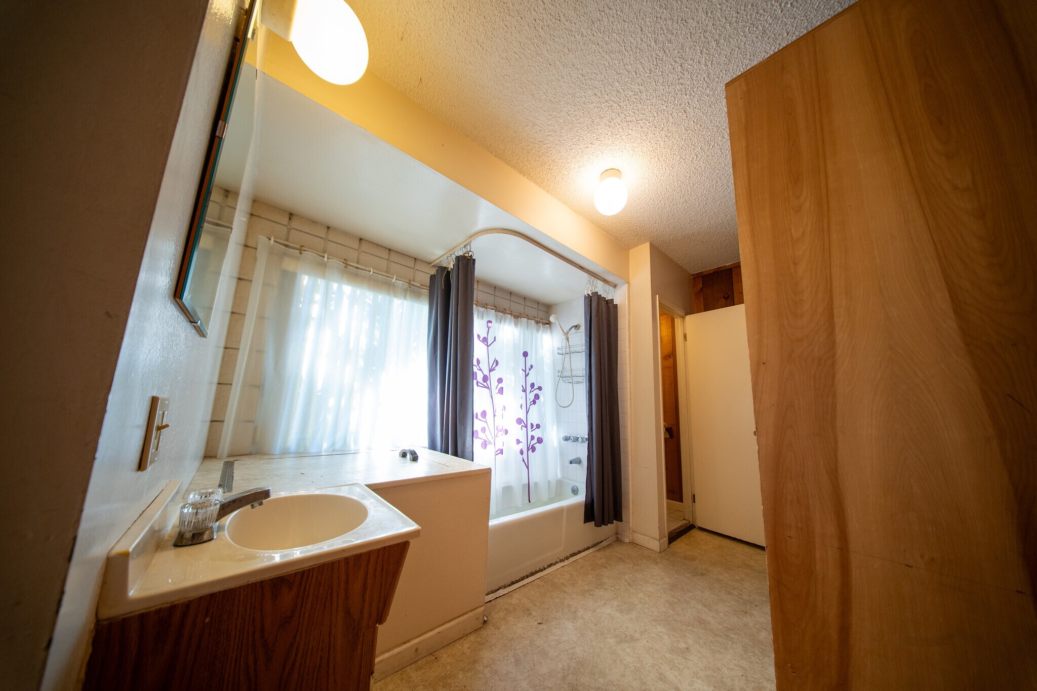 Building Photo - 8639 Crescent Dr