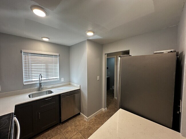 Building Photo - "Charming 2-Bed Retreat with Hardwood Floors in Golden, CO!"