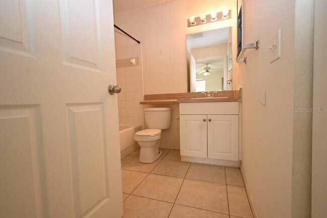 Building Photo - 5914 Willow Ridge Dr