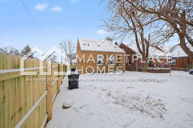 Building Photo - 15915 Sussex St