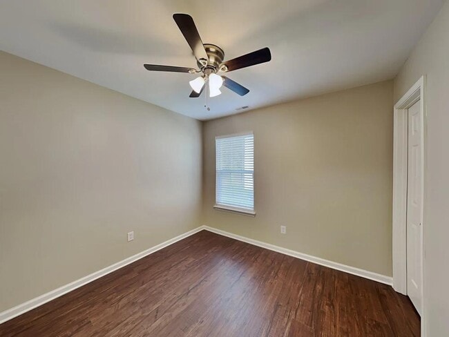 Building Photo - 2146 Clear Brook Dr