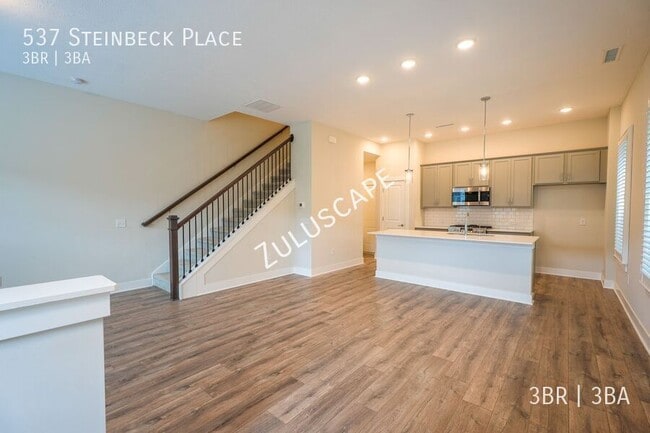 Building Photo - 537 Steinbeck Pl