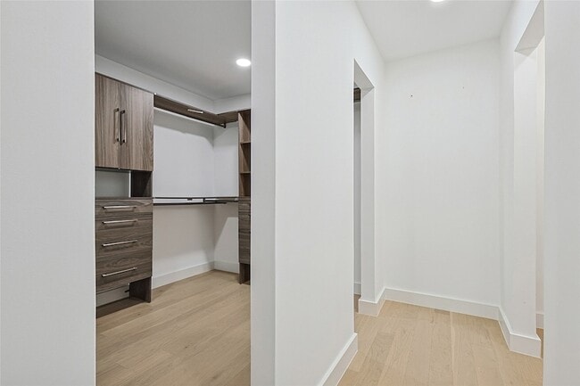 Building Photo - 12417 Quincy Ln