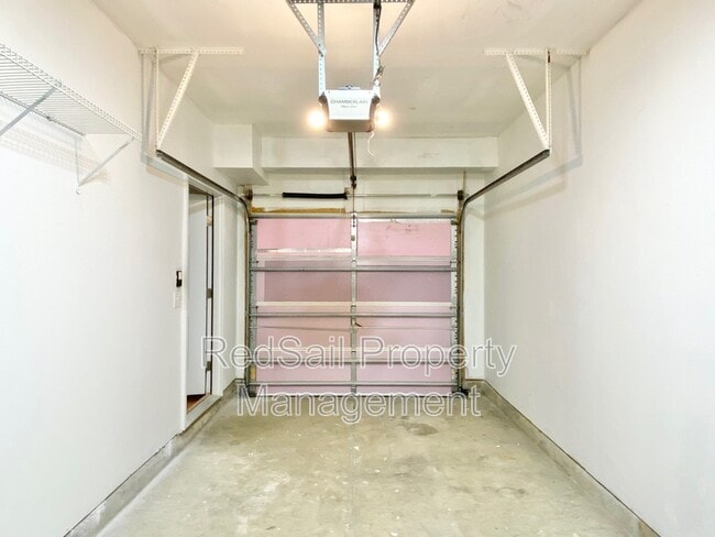 Building Photo - 303 Daniels Dr