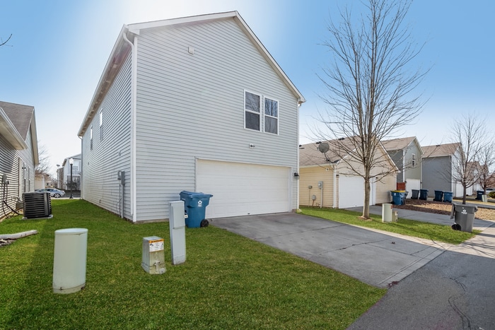 Building Photo - 12176 Lindley Dr