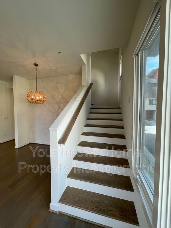 Building Photo - 504 Rankin St NE