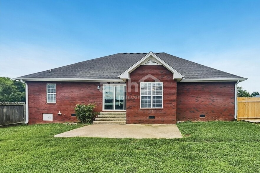 Building Photo - 201 Fox Hunt Ln
