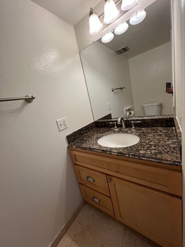 Building Photo - Charming Keys Harbor Condo 2+1.5