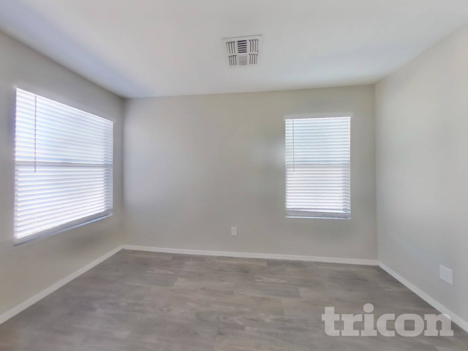 Building Photo - 3326 W St Anne Ave