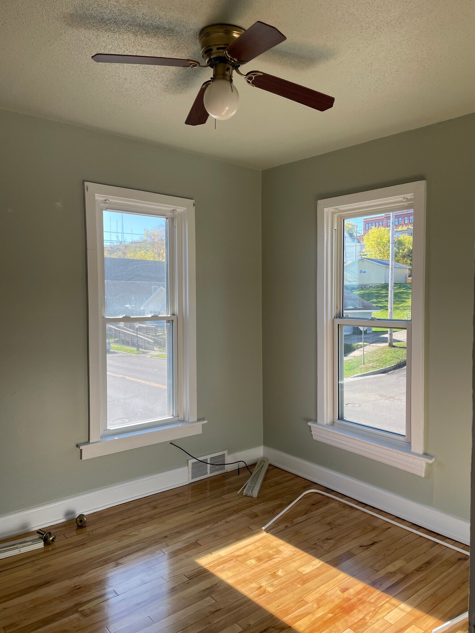 Office - 204 E 4th St