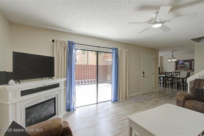 Building Photo - 1717 Patty Cir NE