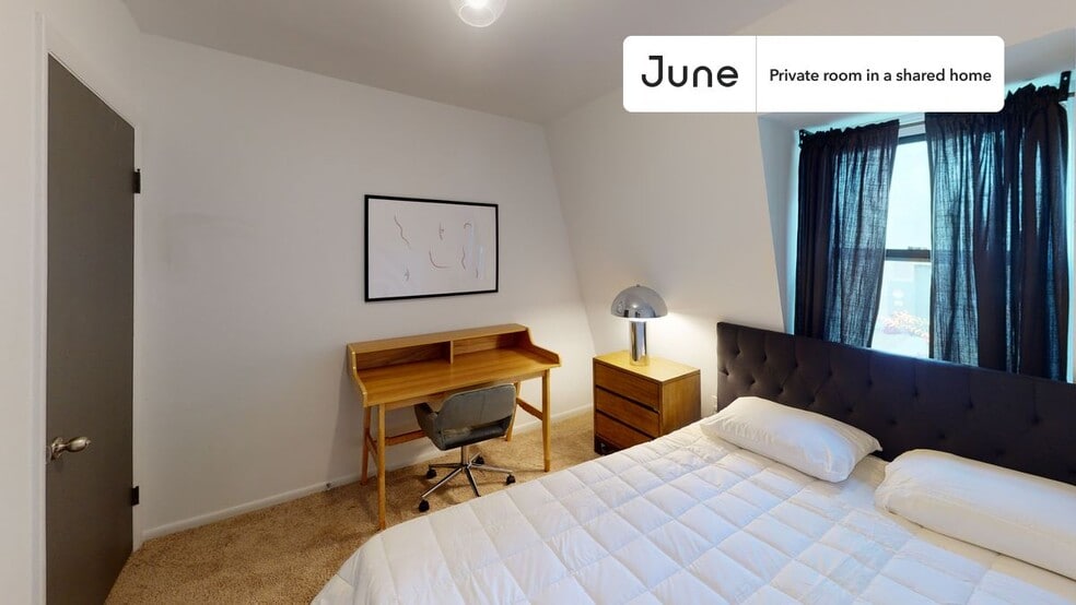 Building Photo - Room in Shared 5 bed/2 bath home in Logan Circle