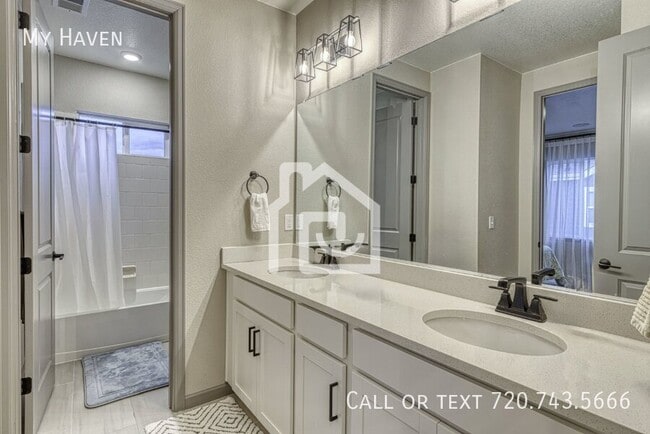 Building Photo - 17237 Parkside Dr N