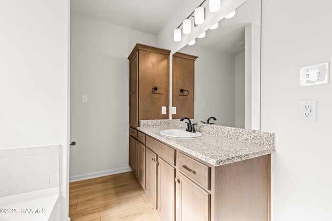 Building Photo - 314 Dunwoody Ct