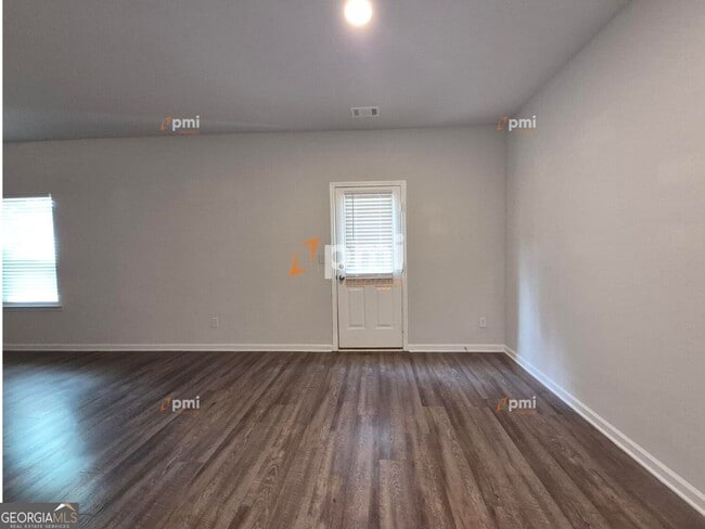 Building Photo - 3338 Bridgewood Dr