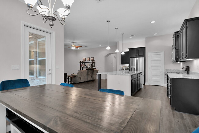 Building Photo - 8001 Silver Maple Dr