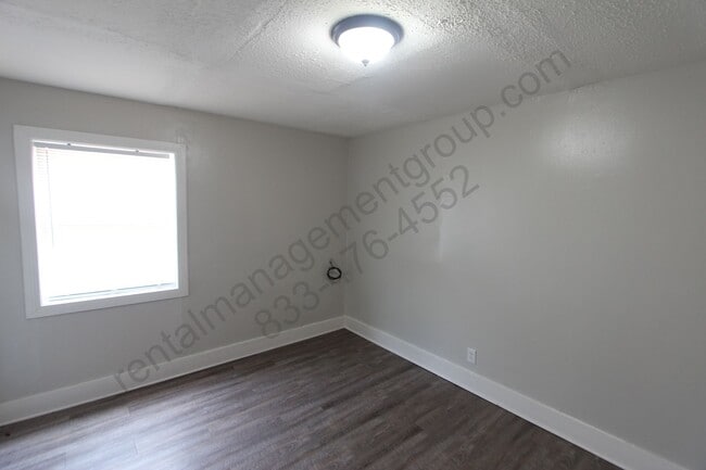 Building Photo - New on The Market!!  Convenient Location!!