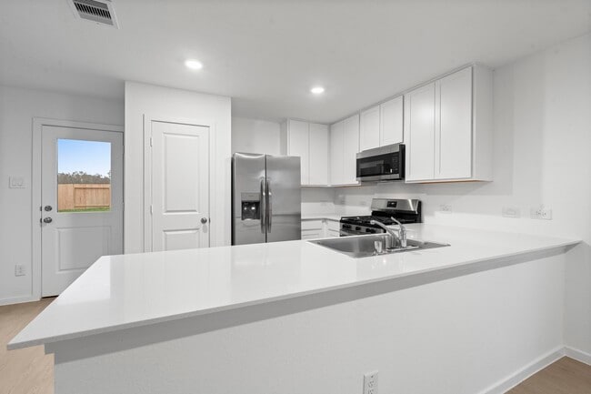 Building Photo - 25373 Carnation Ct