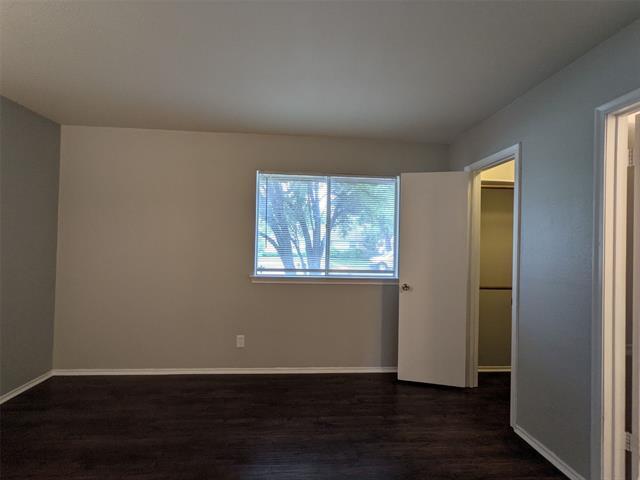 Building Photo - 2121 Travis Dr