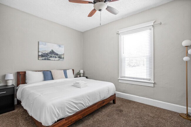 Building Photo - 325 N Bancroft St