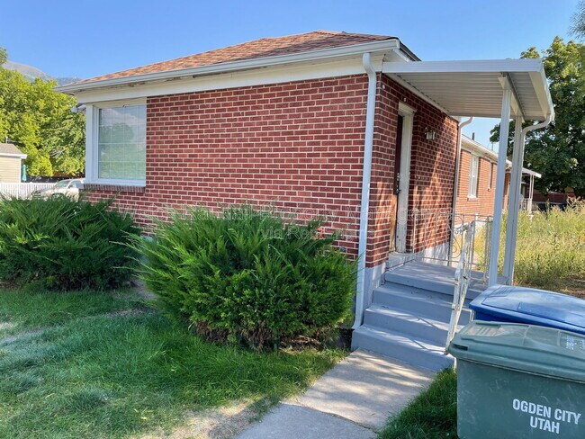 Building Photo - 2711 Gramercy Ave
