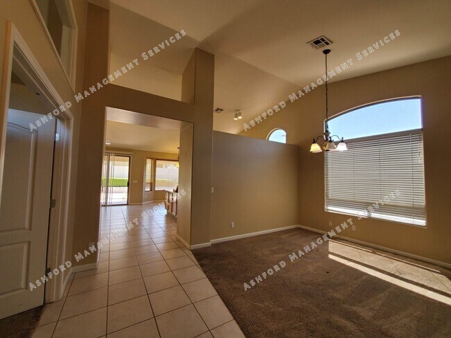 Building Photo - 3 BEDROOM WITH POOL NORTH SCOTTSDALE