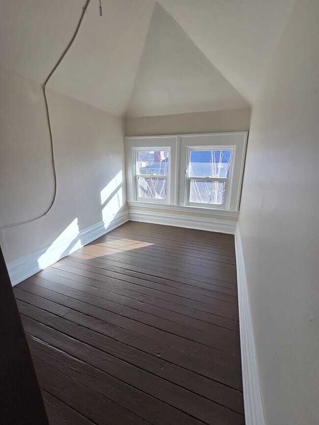 Building Photo - King George