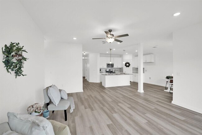Building Photo - 15500 Pewter Luster Cv