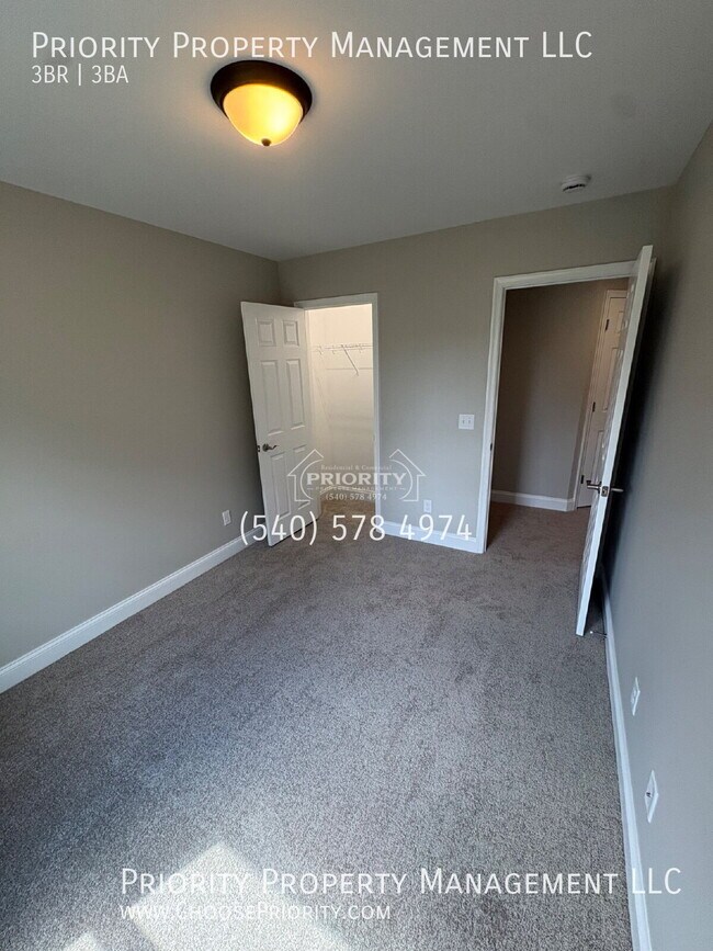 Building Photo - 751 Zephyr Dr