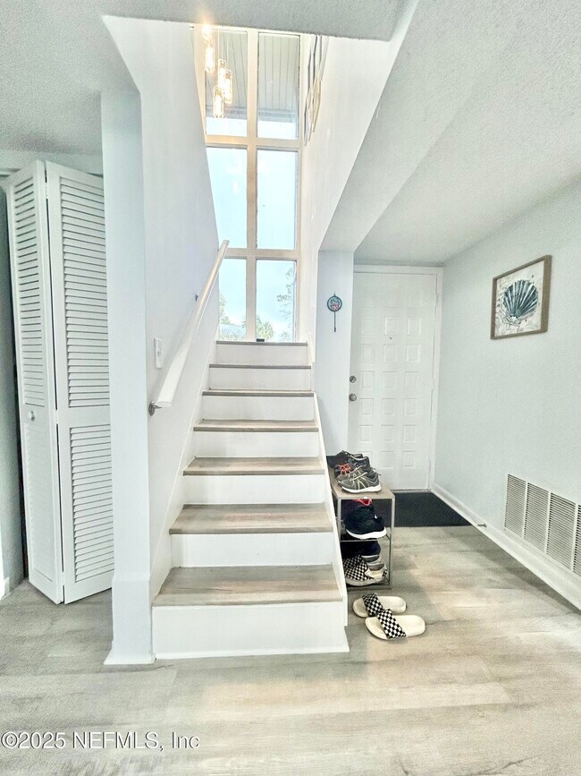 Building Photo - 7122 Cypress Cove Rd