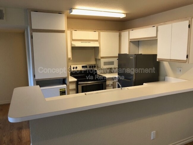 Building Photo - 15000 Downey Ave