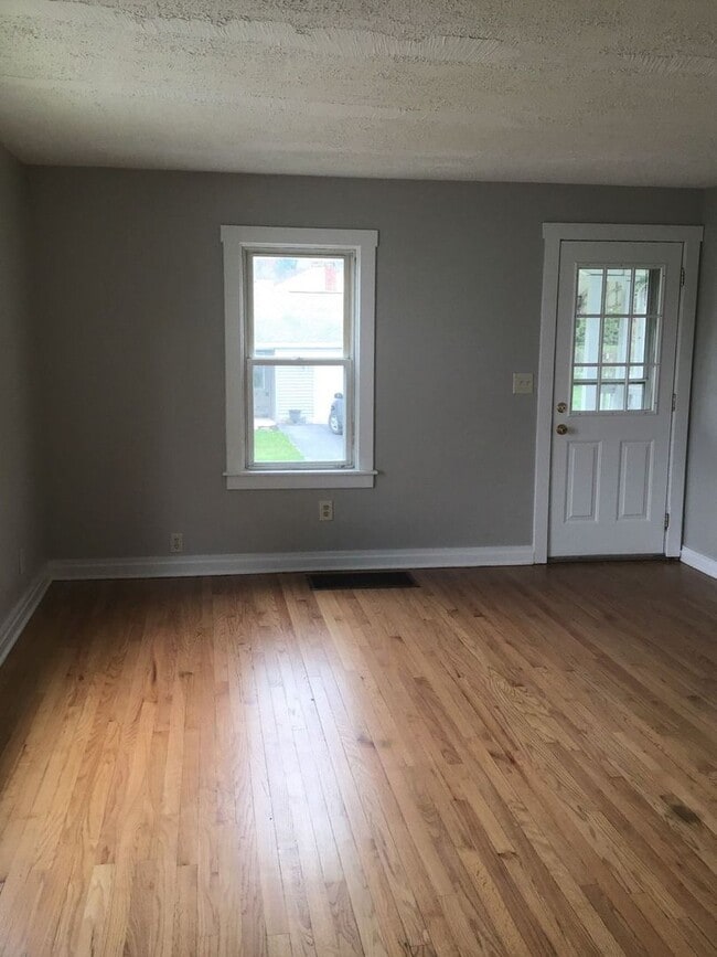 Building Photo - Charming 3-Bedroom Home in Mont Alto