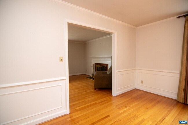 Building Photo - 1313 Grove Rd