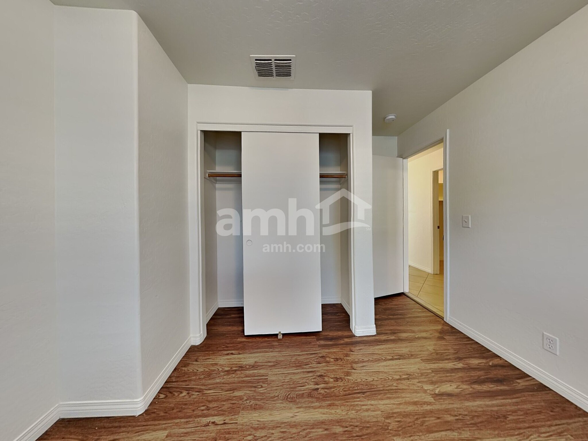 Building Photo - 1177 S Jamaica Way