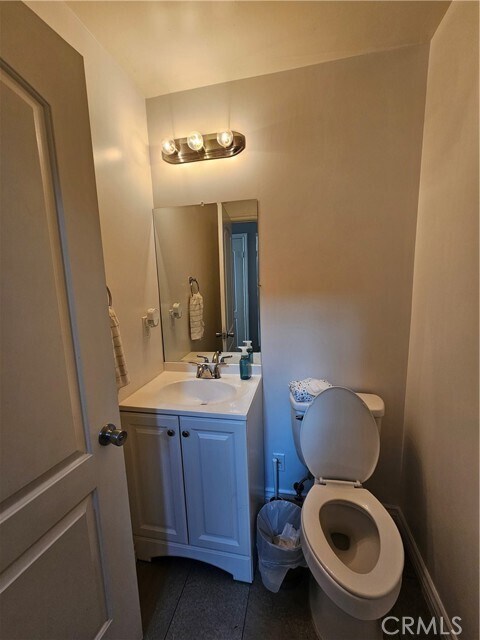 Building Photo - 1036 W Fernleaf Ave